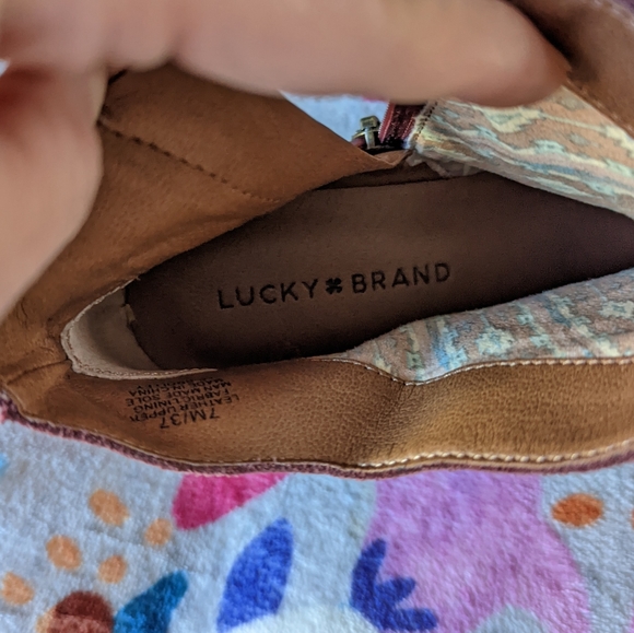 Suede Lucky Brand Brolley Booties Red/Wine - Picture 5 of 7